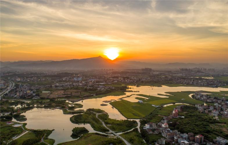 当你在土海公园内漫步遐思,和风吹过脸庞,莆阳大地的悠悠文脉,仿佛